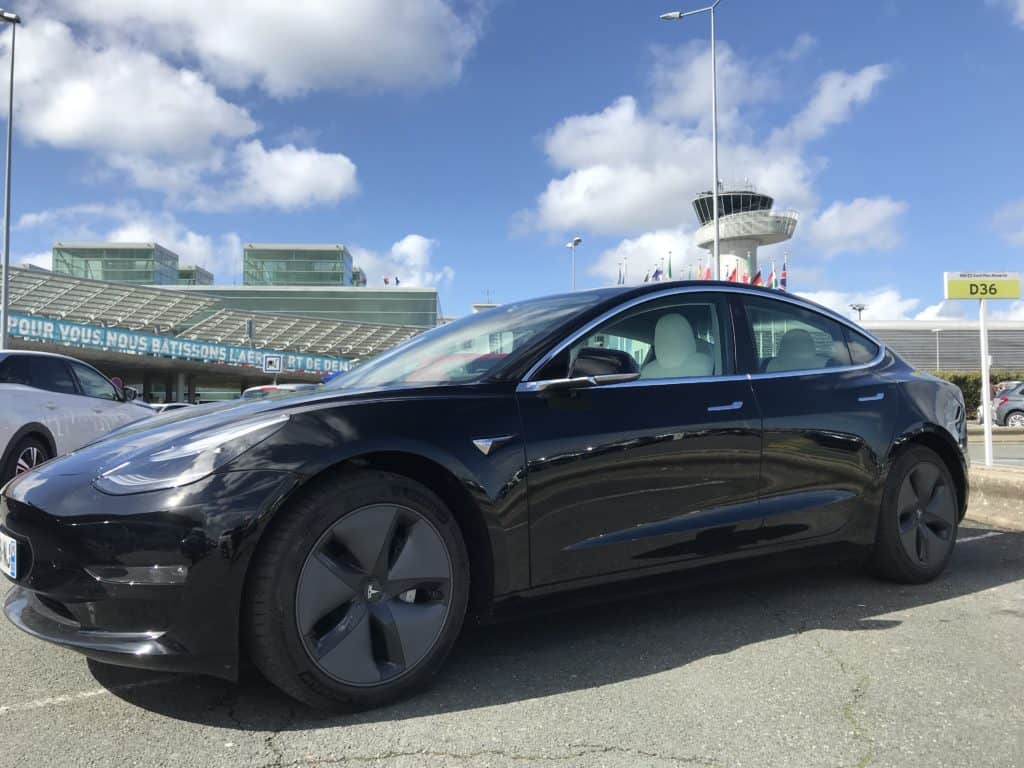 Tesla Model 3 au départ de Paris pour Giverny